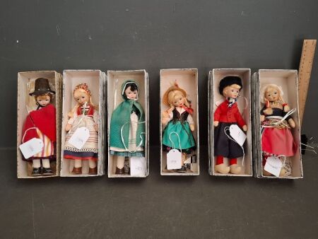 6x International Dolls from Old Cottage Toys