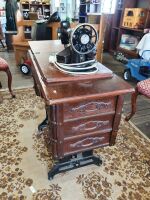 Singer sewing machine on stand - 2