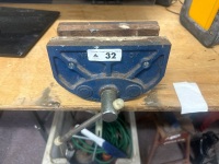 RECORD 57 Bench vise - 7in