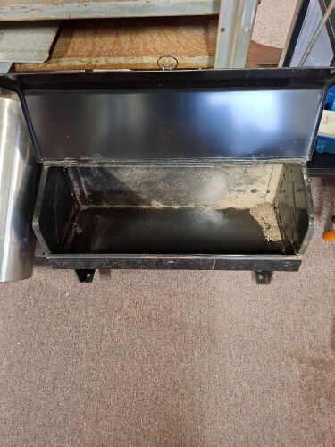 Metal toolbox with tray mounts - 680 x 270 x 250 (exc mounts)