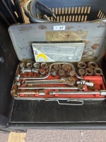 2 Socket sets