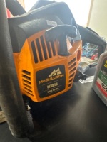 McCulloch M3816 chainsaw with 16in bar - 3