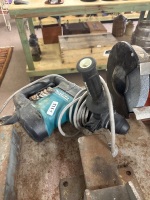 Makita HR3200C hammer drill - 2