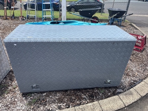 Powder-coated aluminium tradies tool box - 1420 x 550 x 820mm