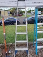 Aluminium step ladder
