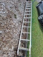 Aluminium extension ladder