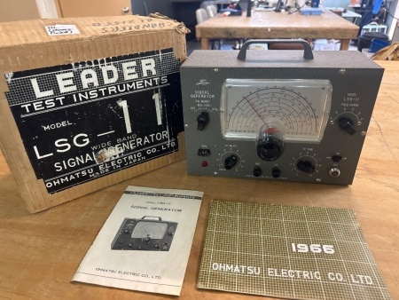 Leader Test instruments LSG -11 Wide Band Signal Generator Ohmatsu Electric Co Japan