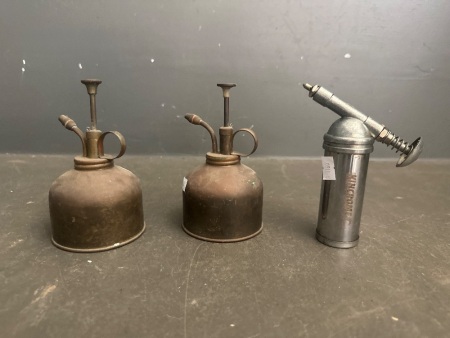 2x Vintage Brass Oil Cans and Kincrome Mini Push Utility Grease Gun