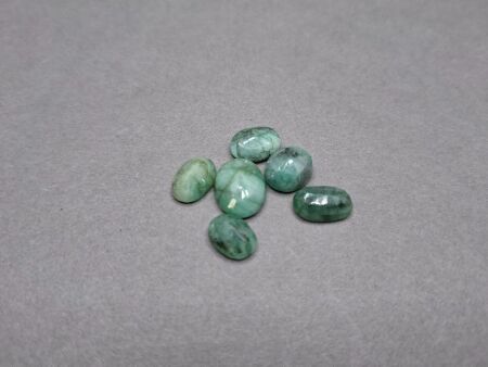 25 Carats EMERALD Gemstones