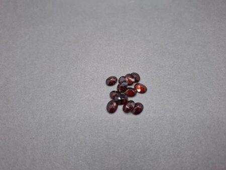 23 Carats 9 x 7mm GARNET Gemstones