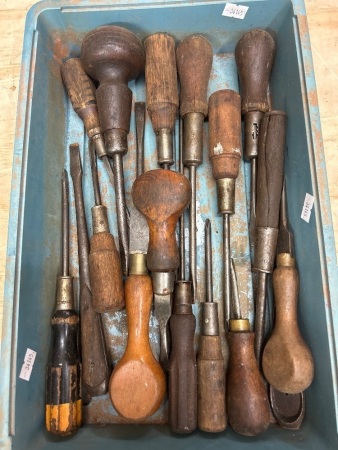 Assorted Vintage Screwdrivers