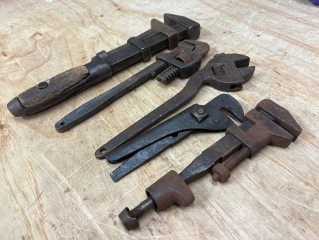 5x Vintage Adjustable Wrenches