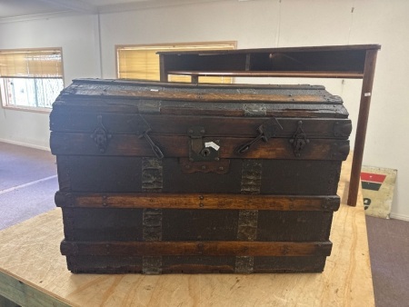 Antique Travellers Trunk Late 1890s