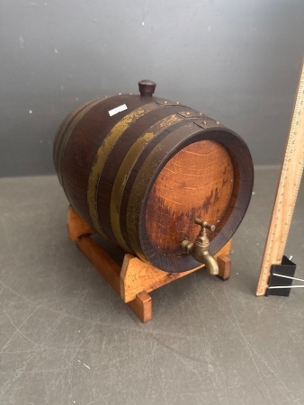 Oak & Brass Keg with Brass Tap