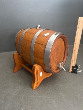 Small Alcohol Keg with Stainless Steel Fittings