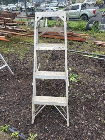 Aluminium Step Ladder