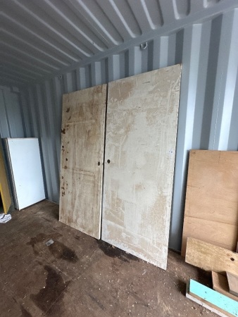 2x Skinned Doors app 820 x 2040
