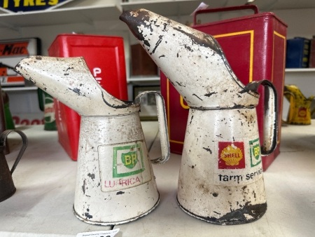 2 BP Shell Oil Pourers
