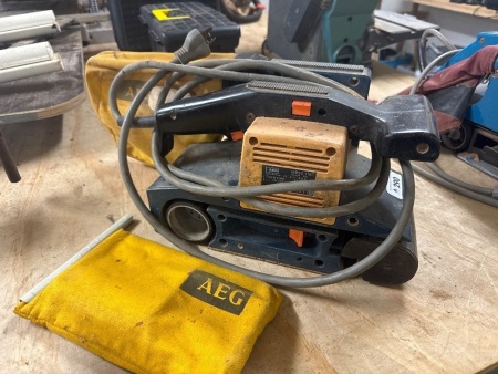 AEG 4 inch Electric Sander