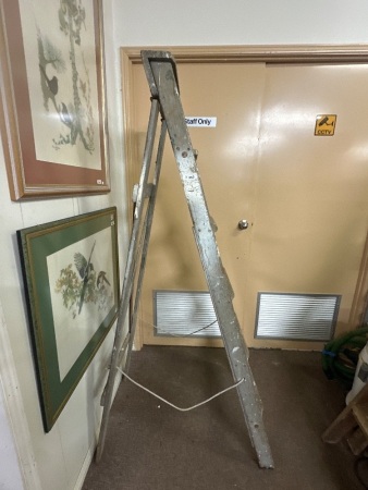 Wooden Step Ladder