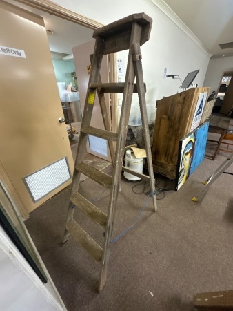 Wooden Step Ladder