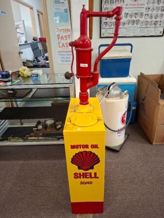 Shell Vintage Refurbished Vintage Lubester with Rotating Pump
