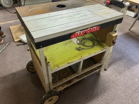 Dui.Den Sliding Bench