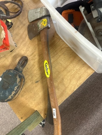 2 x Axes