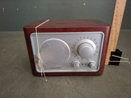 Retro Grundig Music Box AM/FM Radio