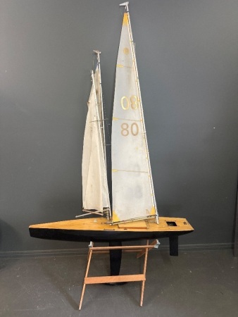 Remote Control Sail Boat with Sails