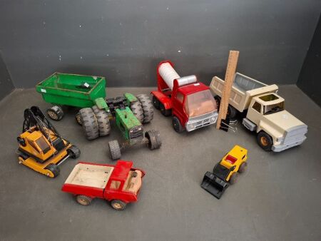 Selection of TONKA & Misc Metal Diggers & Tippers