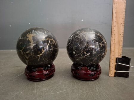 Pair of Possibly Agate/Onyx Spheres on Bases