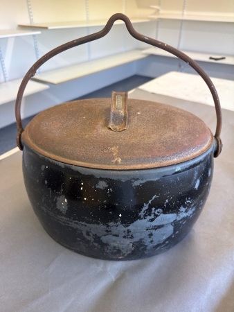 Kendrick Cast Iron & Enamel Cooking Pot