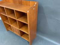 Beautifully Grained Set of Antique Silky Oak Pigeon Holes with Lockable Compartment - 3