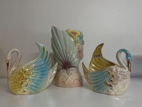 2x Iridescent Swan Vase + Iridescent Floral Vase