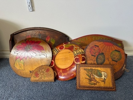 Large Lot of Vintage Poker Wood Decorator Items