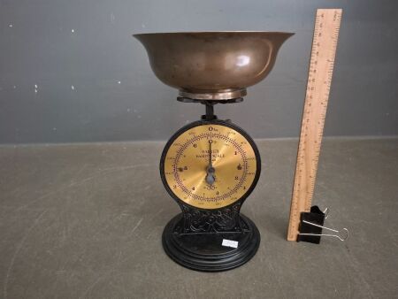 Vintage Brass and Metal Salter Family Scale&nbsp;