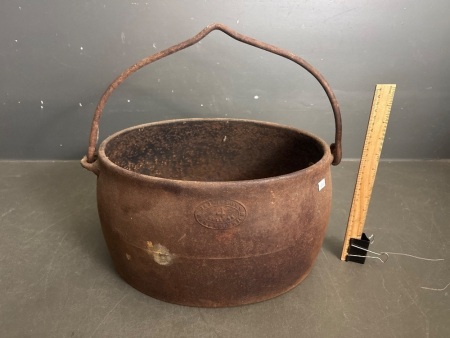 J&J Siddons West Bromwich 4 Gallon Cast Iron Pot