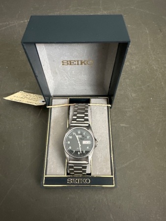 Vintage 1980s Seiko SQ100 Chronograph Watch