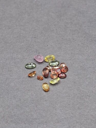 3.5 Carats Mixed Coloured Sapphire Gemstones