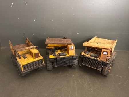 3x Various Sized Vintage Metal Tonka Trucks
