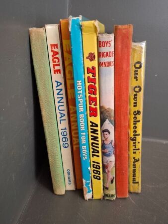 Mixed Lot of Vintage Boys and Girls Annual Books