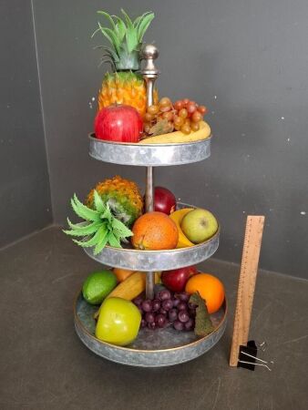 Metal 3 Tiered Farmhouse Stand