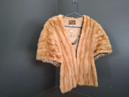 A Cornelius Orignial Sydney Fur Shawl