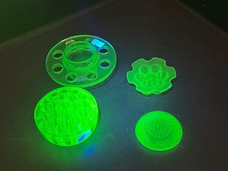 3 Uranium Glass Frogs & Lid