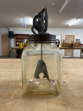 Blow Butter Churn - (Eng) - 4 Imp Quarts