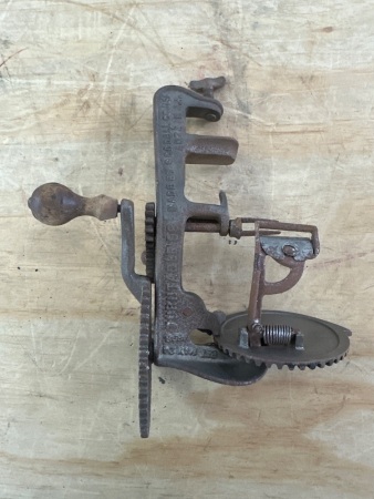 Goodell Co. Turntable 98 Apple Peeler