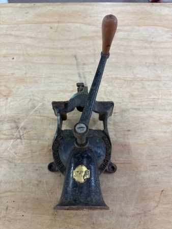 Sponge and Co. (Eng) No.8 Coffee Mill