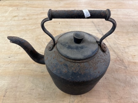 Cast Iron Kenrick No. 5 Kettle