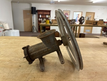 Large Cast Iron Meat Grinder with Cast Alloy Pulley Wheel